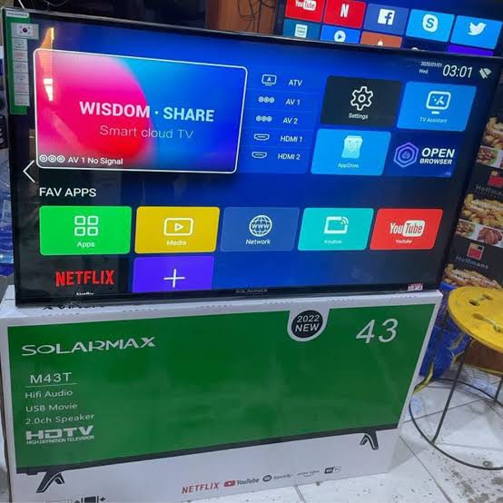 Solarmax 43" Smart TV